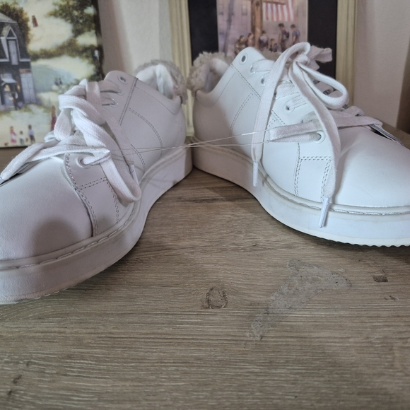 Ralph Lauren White Sneakers with Cozy Lining - Picture 6 of 6